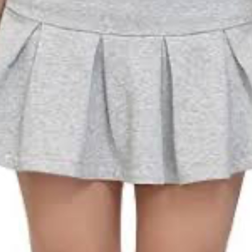 Pleaded High Low Tennis SKORT. Size Large. Very Mini. Full back coverage. - Picture 2 of 4